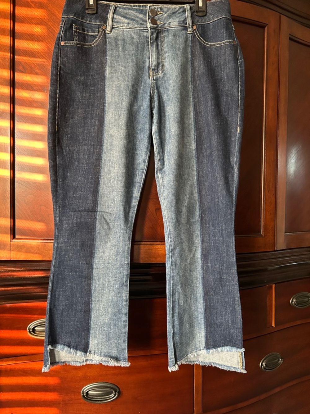 Women’s CaBI crop jeans size 10 EXCELLENT